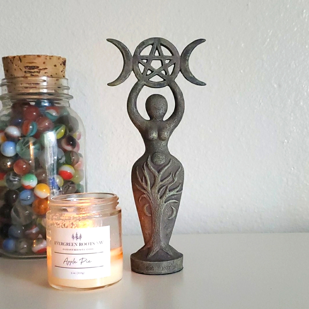 💙❤🧡 Goddess Statue